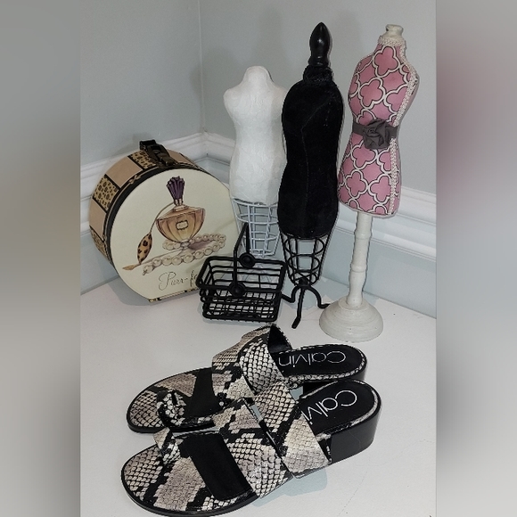 Calvin Klein Multi Colored Snake Print Peggy Sandal Like New - Picture 2 of 8